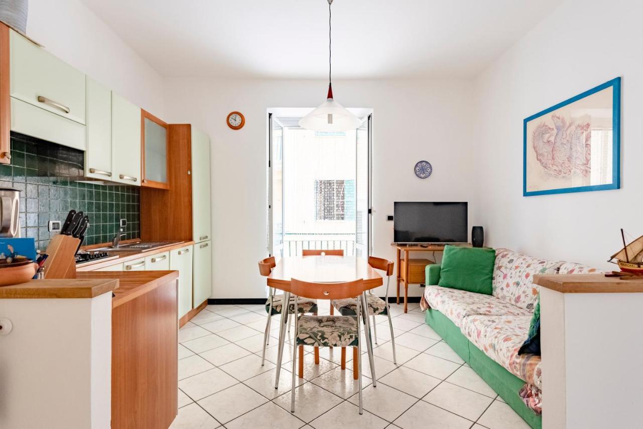 Joivy Cosy Flat With Parking In Chiavari Exterior photo